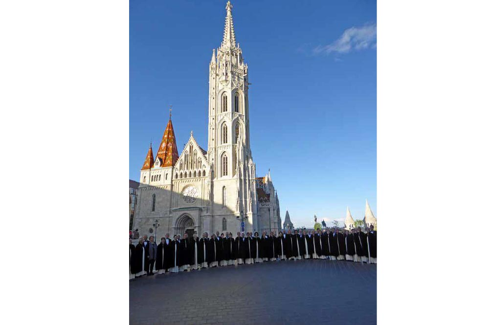 Coral Salvé Exterior Iglesia Matías - Budapest